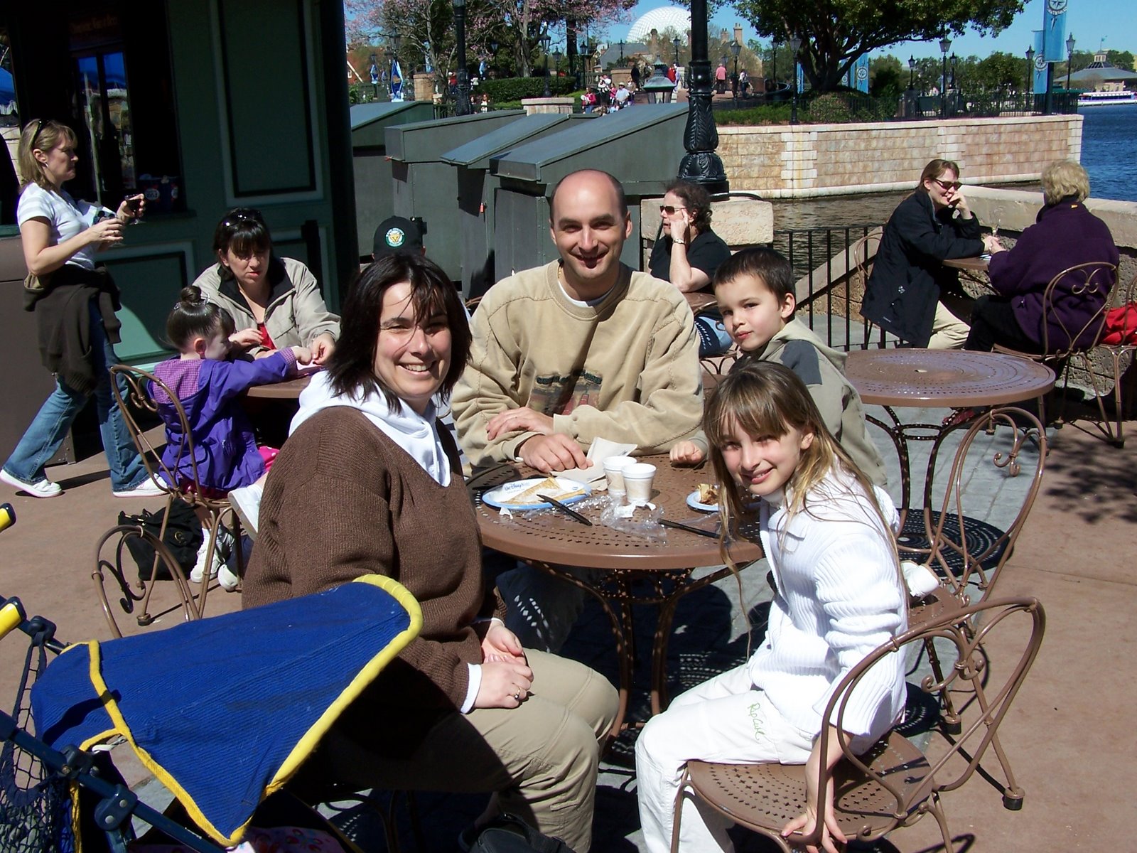 Des crêpes au pavillon Français !